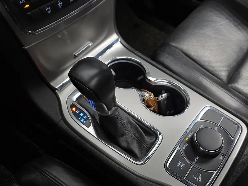Jeep Cherokee 3.6 Limited - CAMO 30% ABAHC, снимка 9 - Автомобили и джипове - 55941612