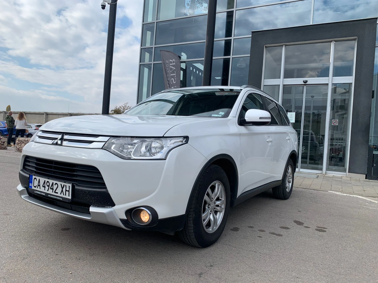 Mitsubishi Outlander 2.0 MIVEC 4WD - изображение 3