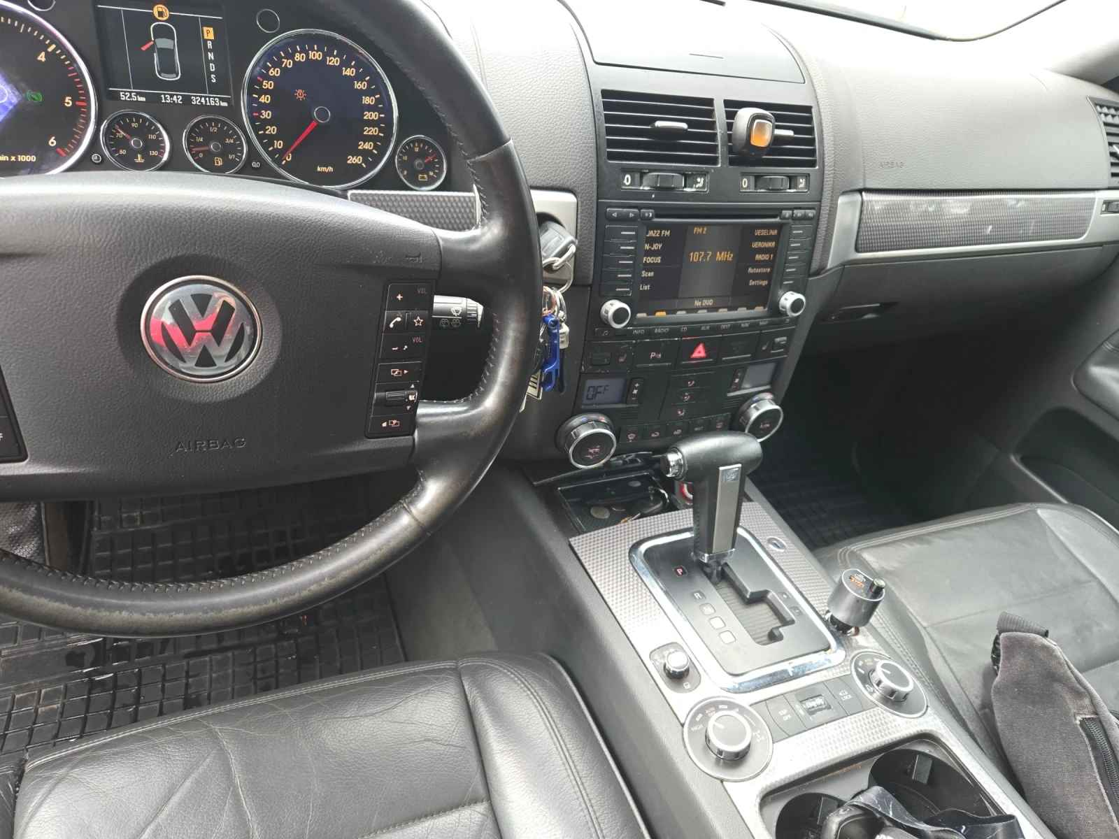 VW Touareg 3.0 TDI R LINE, снимка 9 - Автомобили и джипове - 54004310