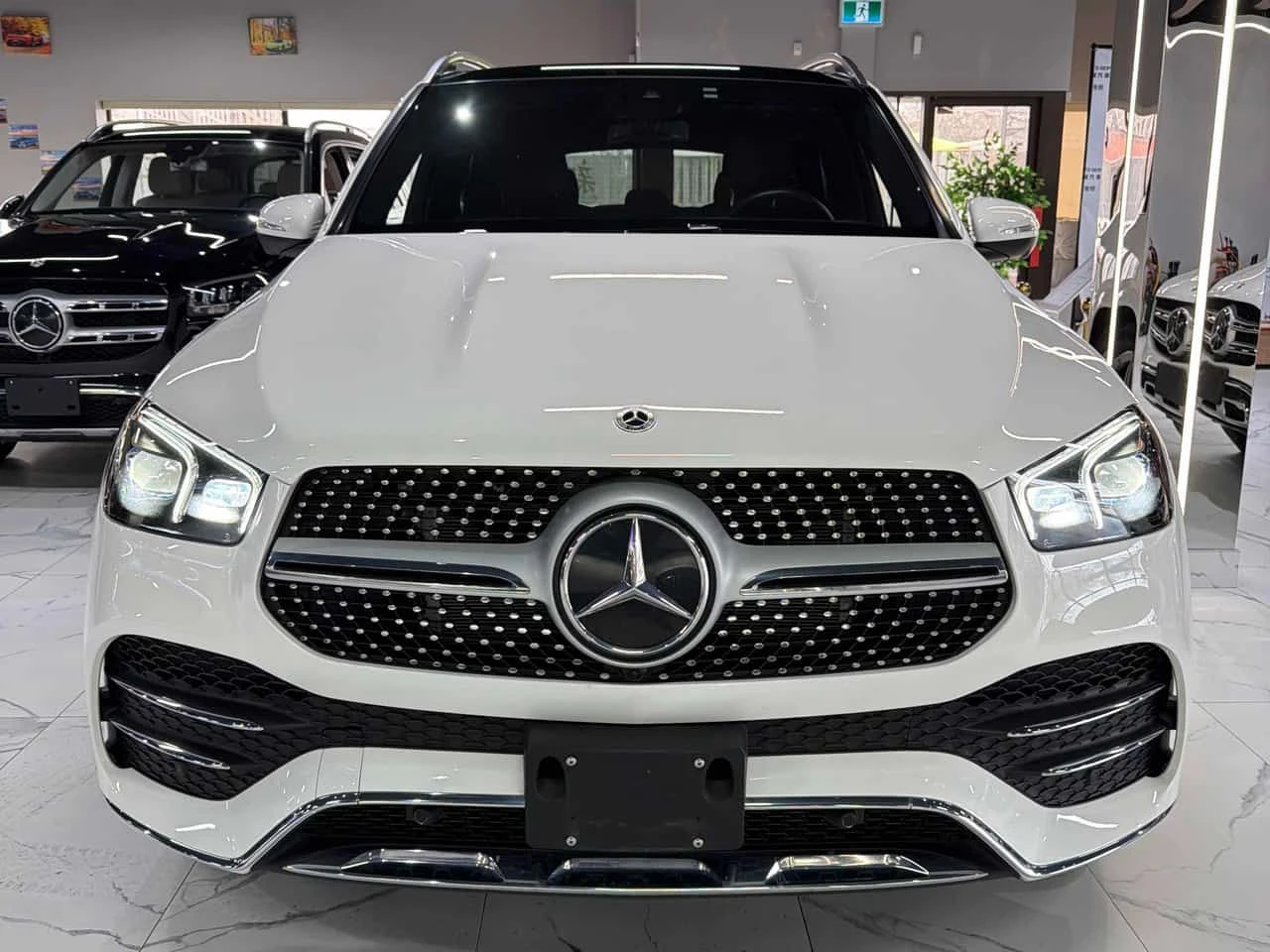 Mercedes-Benz GLE 450 * CARFAX * Burmester * Хед-ъп * Дистроник * , снимка 6 - Автомобили и джипове - 54013268