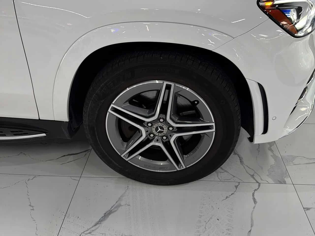 Mercedes-Benz GLE 450 * CARFAX * Burmester * Хед-ъп * Дистроник * , снимка 7 - Автомобили и джипове - 54013268