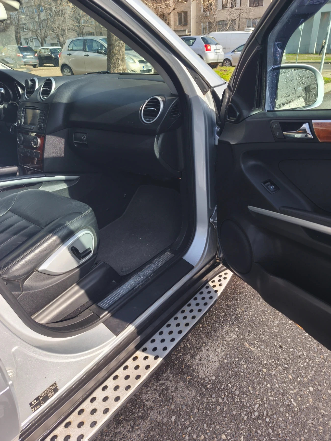 Mercedes-Benz ML 320, снимка 9 - Автомобили и джипове - 54237741