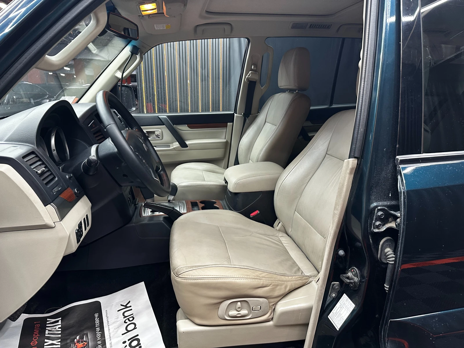 Mitsubishi Pajero 3.2d/Facelift/7места/Автоматик/ГАРАНЦИЯ, снимка 7 - Автомобили и джипове - 55172177