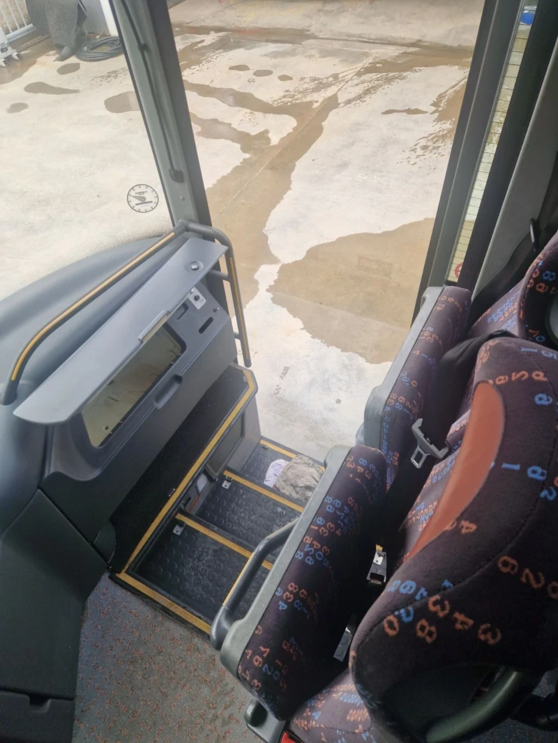 Mercedes-Benz Integro Пътнически , снимка 7 - Бусове и автобуси - 53272064