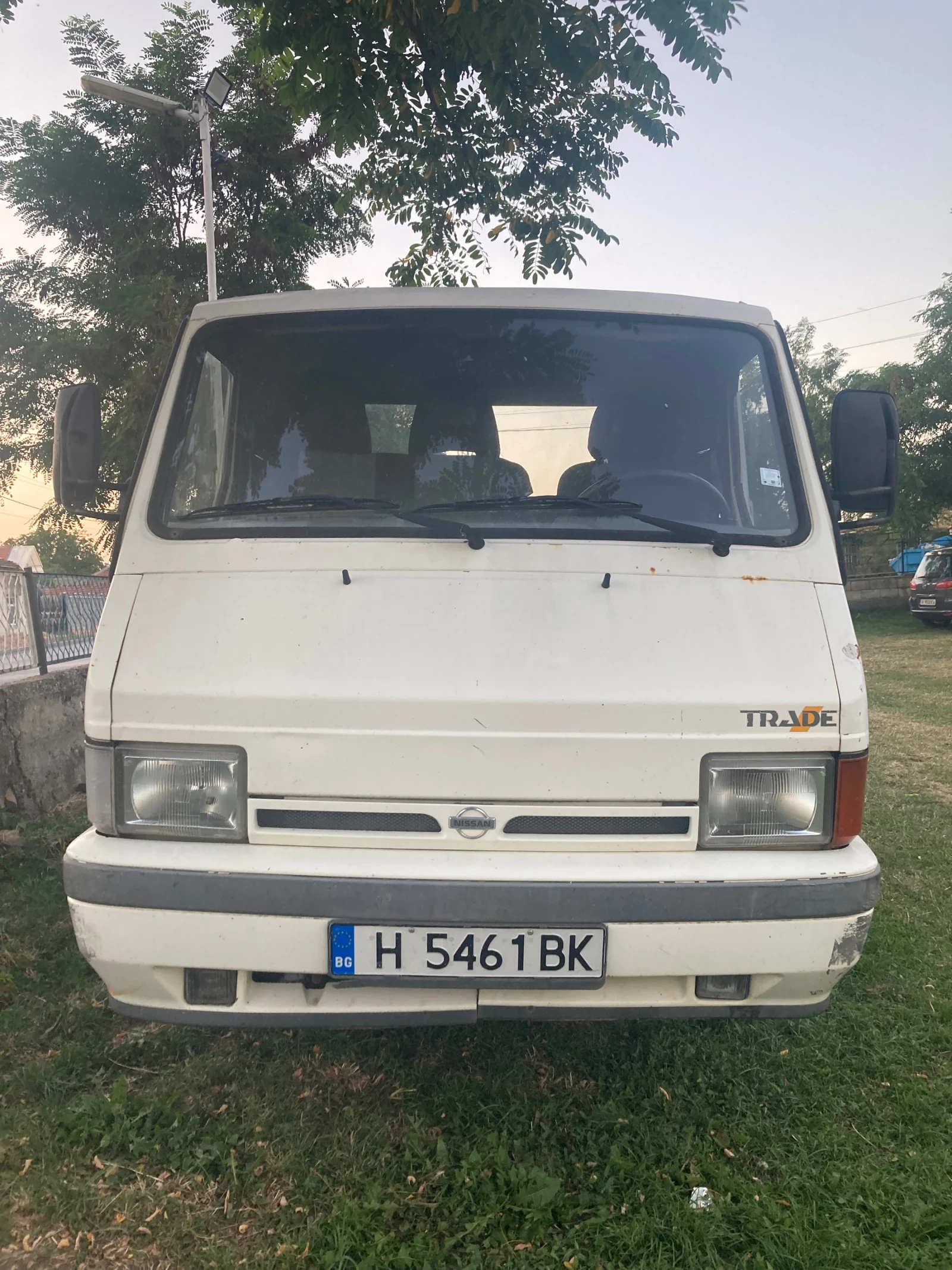 Nissan Trade