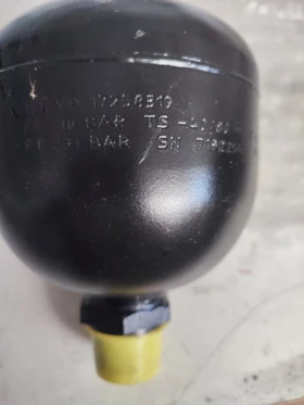 Челен товарач Volvo, снимка 10