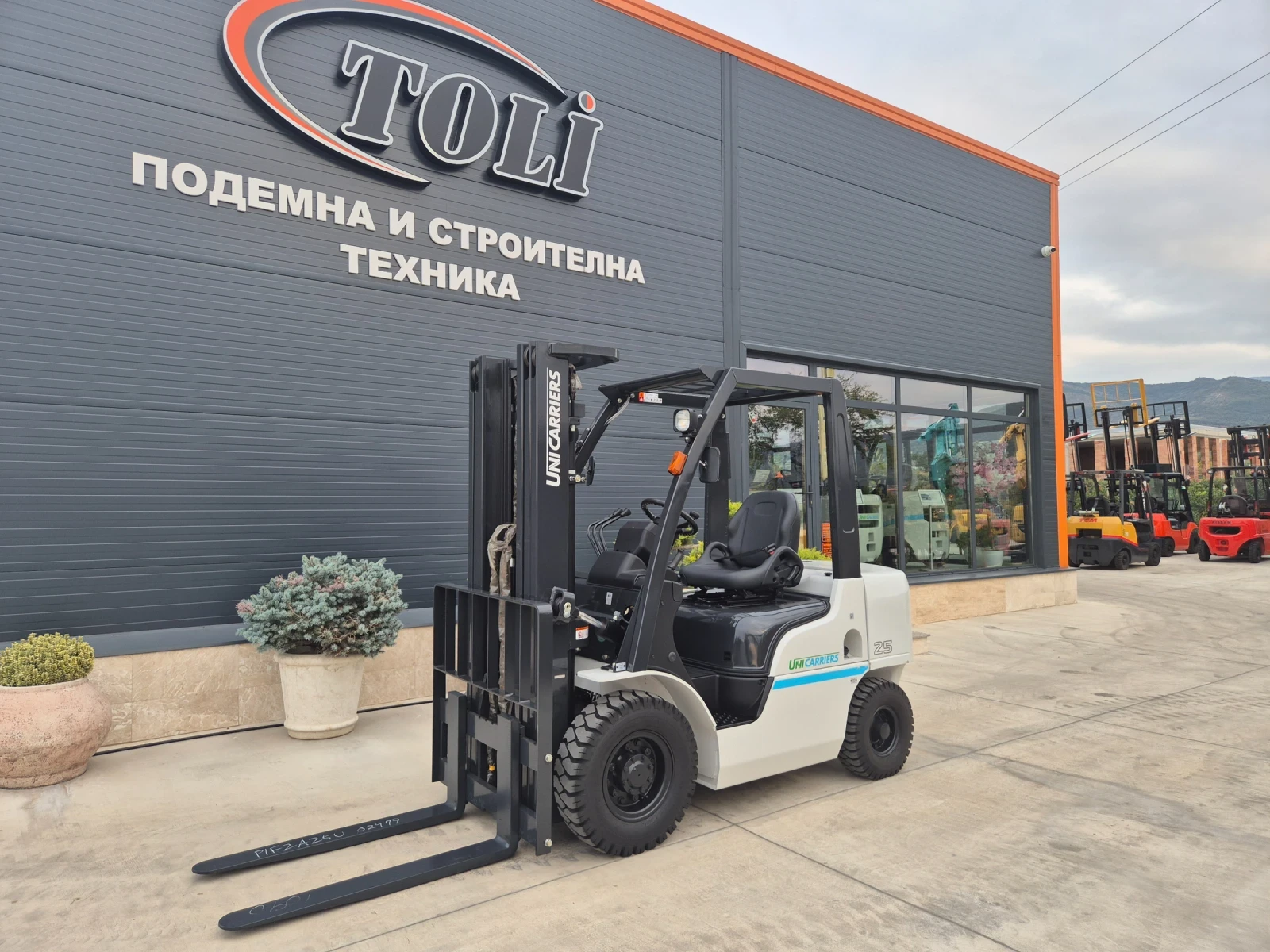  Nissan UniCarriers JAPAN / +   | Mobile.bg   1