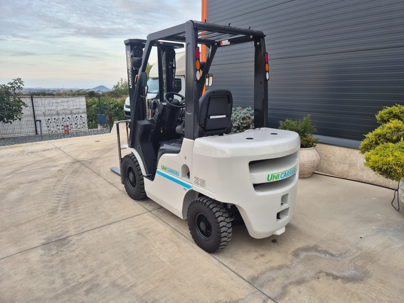  Nissan UniCarriers JAPAN / +   | Mobile.bg   3