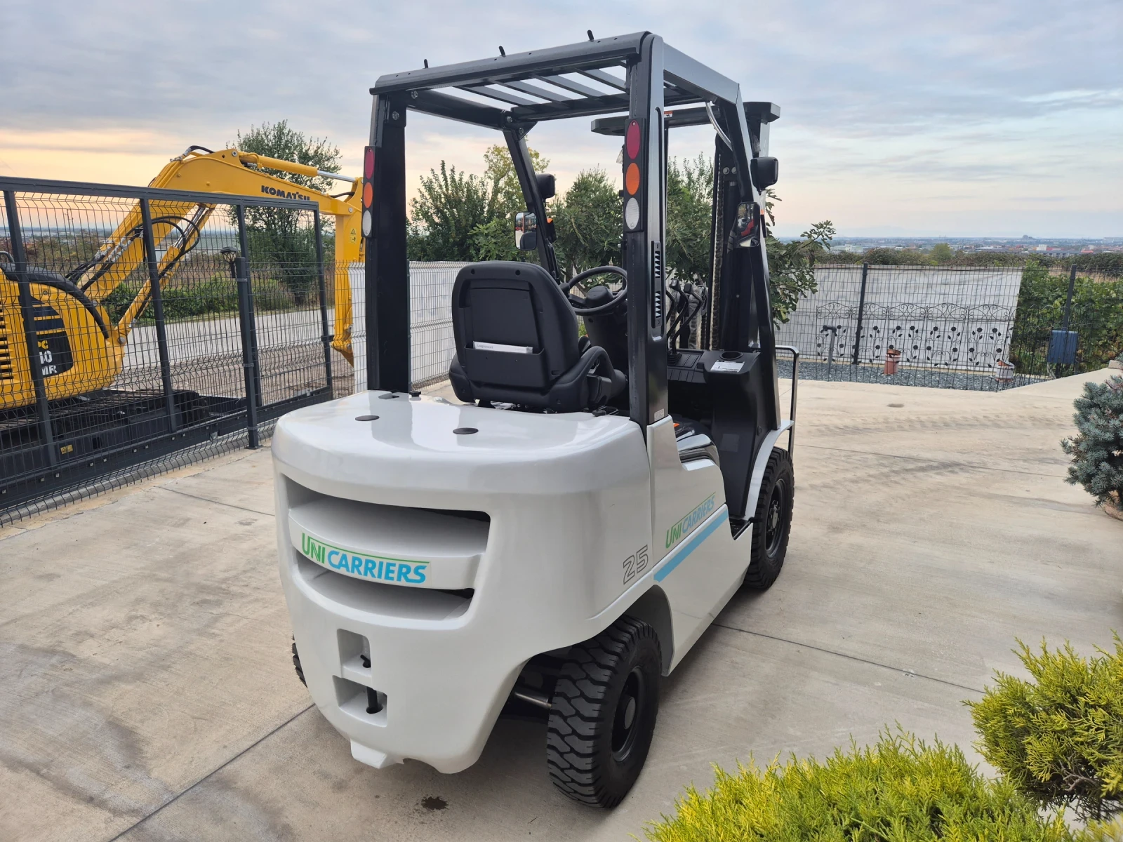  Nissan UniCarriers JAPAN / +   | Mobile.bg   5