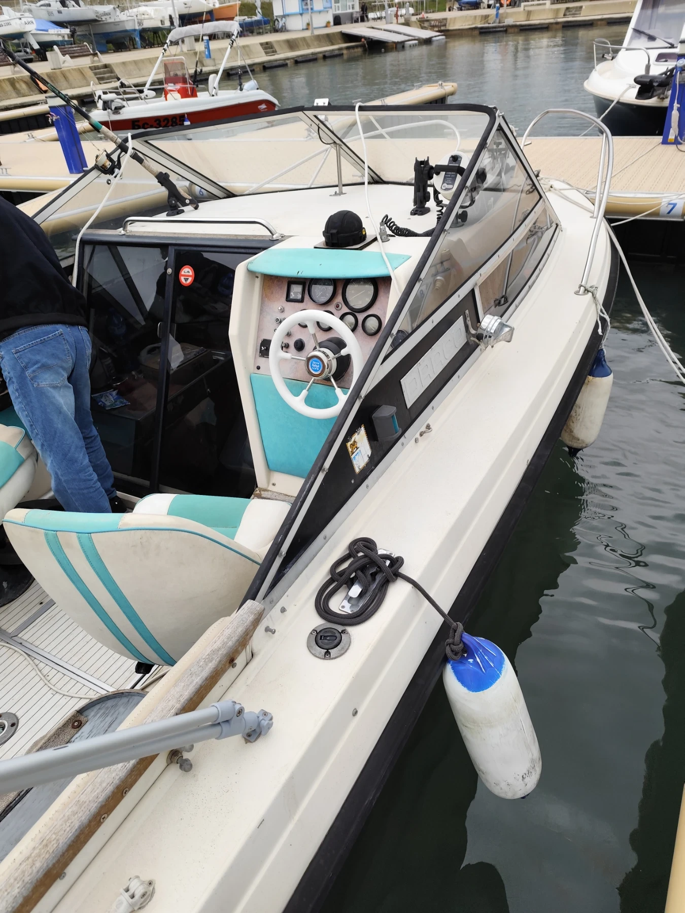 Моторна яхта Draco 670, снимка 6 - Воден транспорт - 53773707