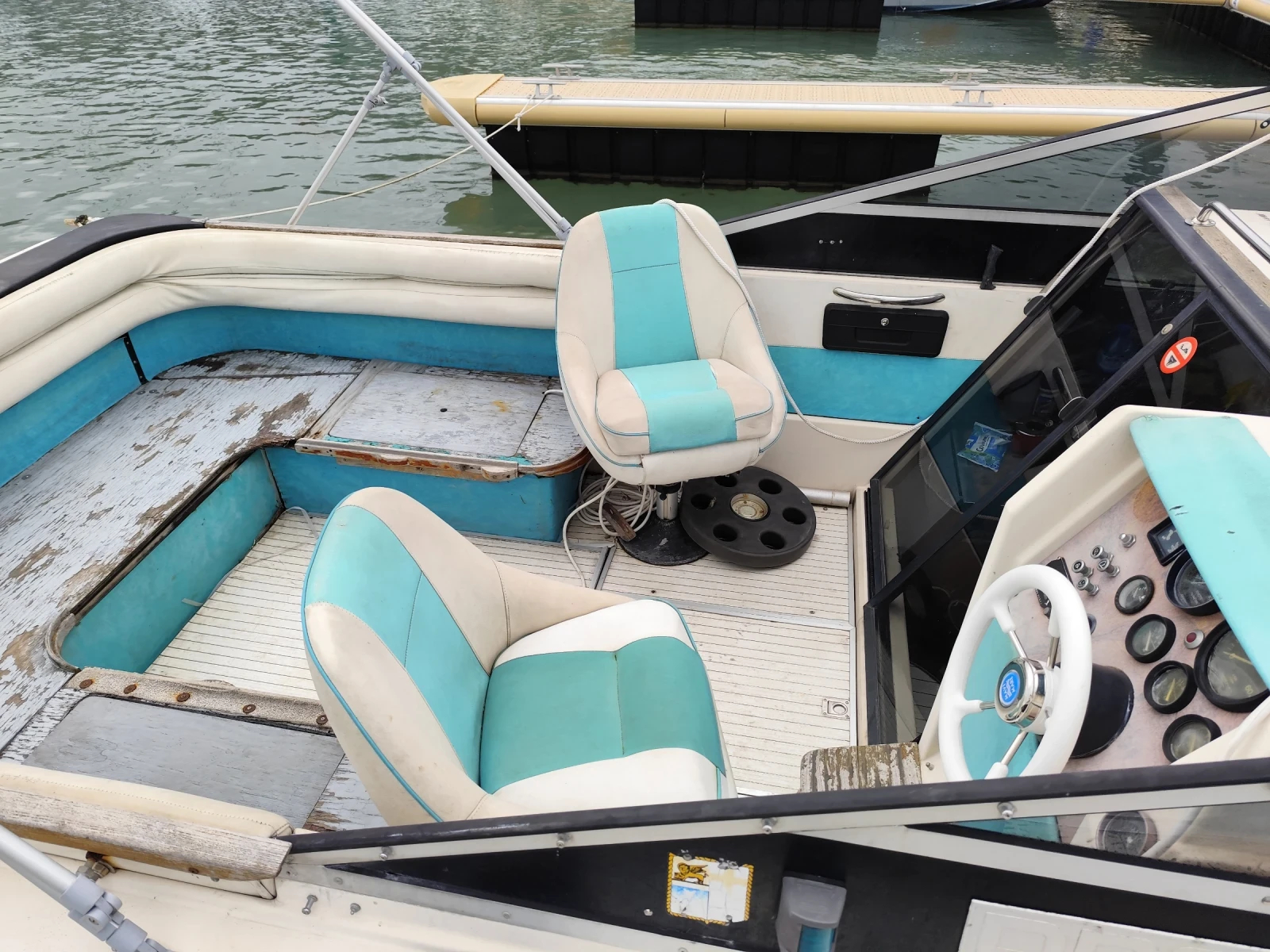 Моторна яхта Draco 670, снимка 3 - Воден транспорт - 53773707