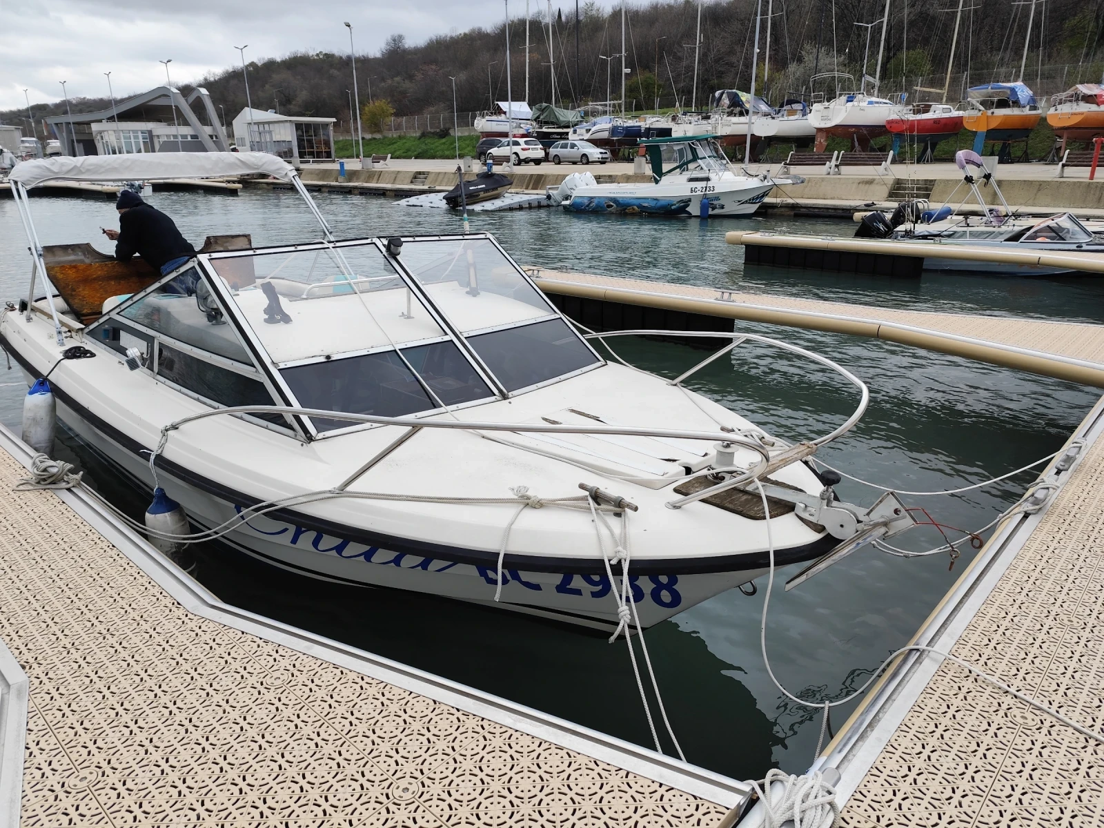 Моторна яхта Draco 670