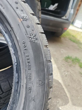 Гуми Зимни 225/50R17, снимка 3