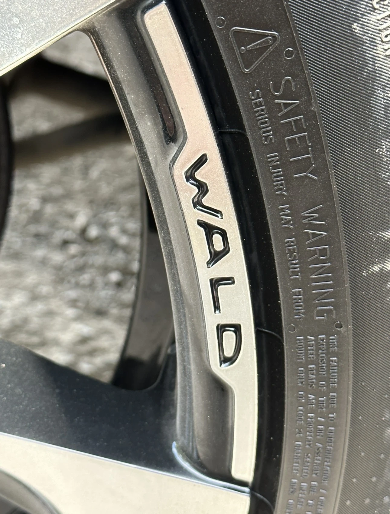    295/35R24  Lexus LX | Mobile.bg   3