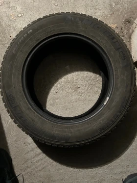 Гуми Зимни 225/65R17, снимка 5 - Гуми и джанти - 48751088