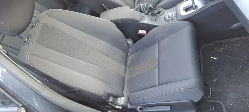 Renault Megane 1.5DCI  Автоматик, снимка 9 - Автомобили и джипове - 39674125