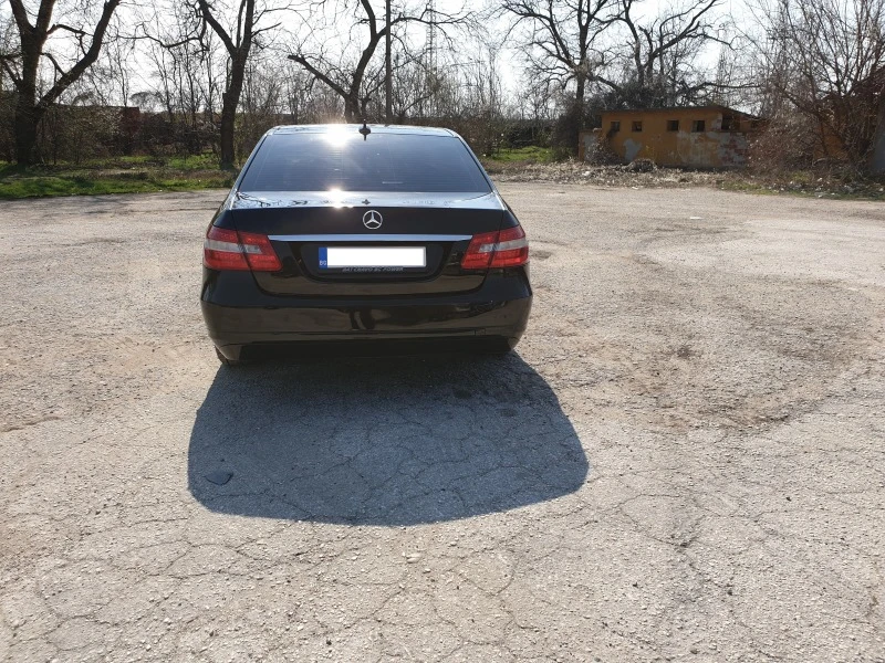 Mercedes-Benz E 200, снимка 3 - Автомобили и джипове - 46553086