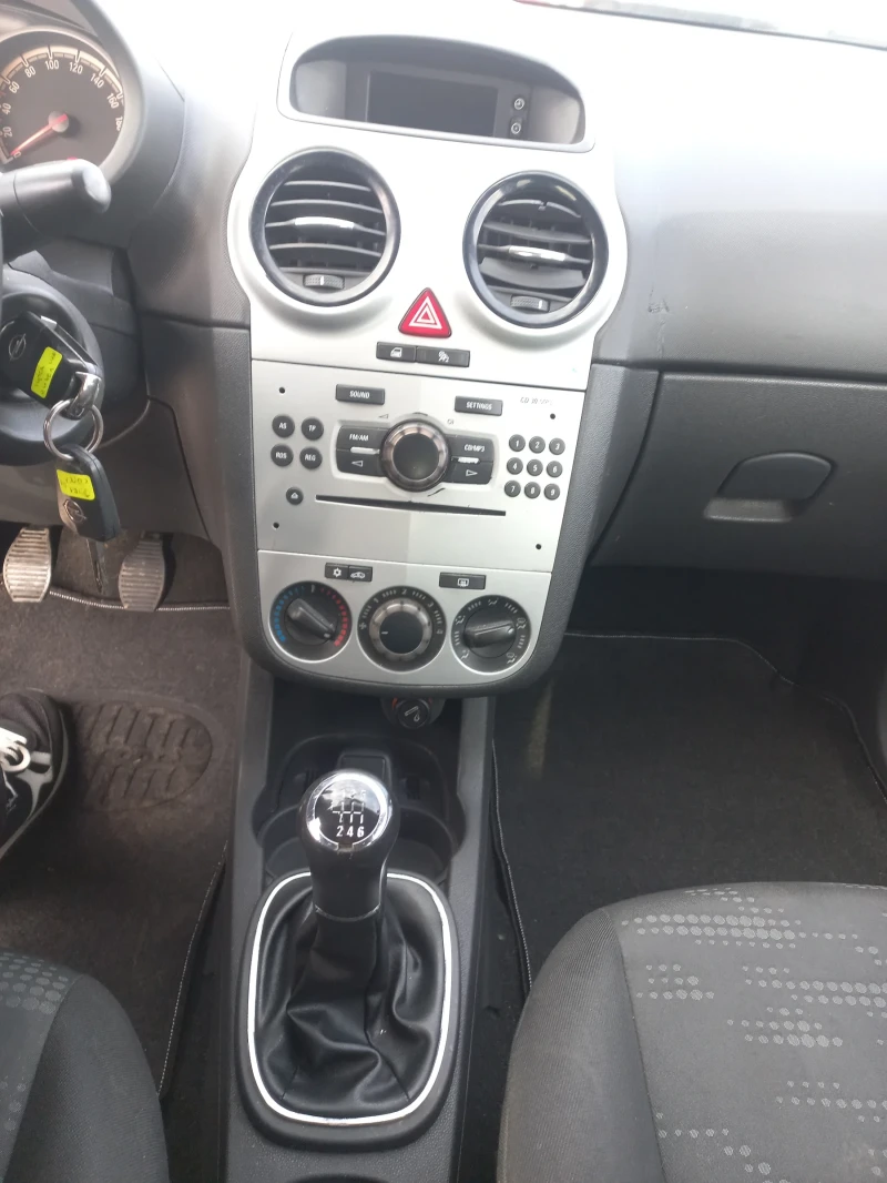 Opel Corsa 1, 3 cdti, снимка 9 - Автомобили и джипове - 48818807