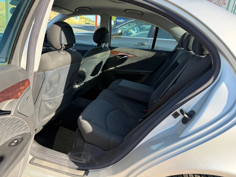 Mercedes-Benz E 270 2.7CDi, АВТОМАТИК, снимка 13 - Автомобили и джипове - 50898534