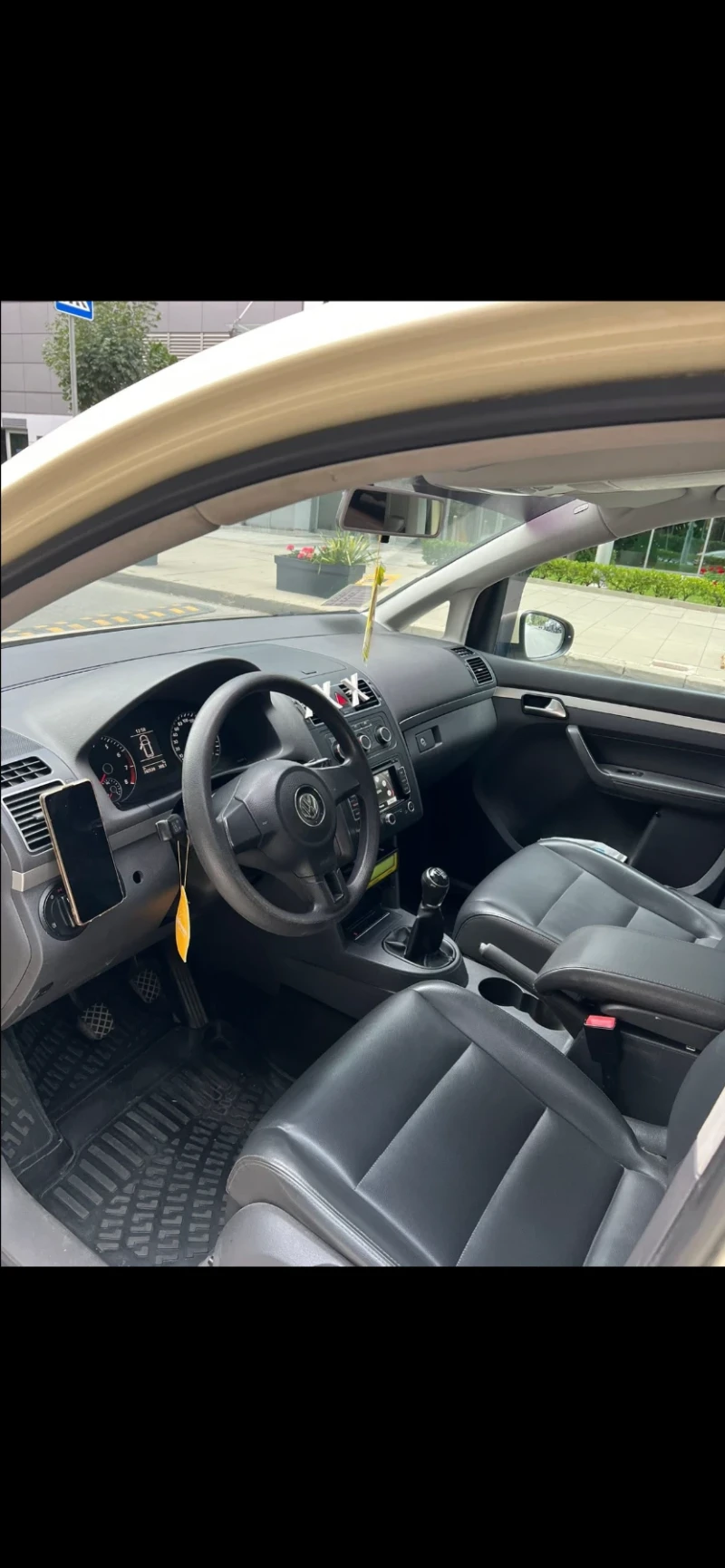 VW Touran, снимка 10 - Автомобили и джипове - 53326852