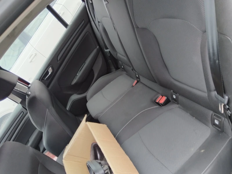 Renault Megane 1.3 tce, снимка 7 - Автомобили и джипове - 53381835