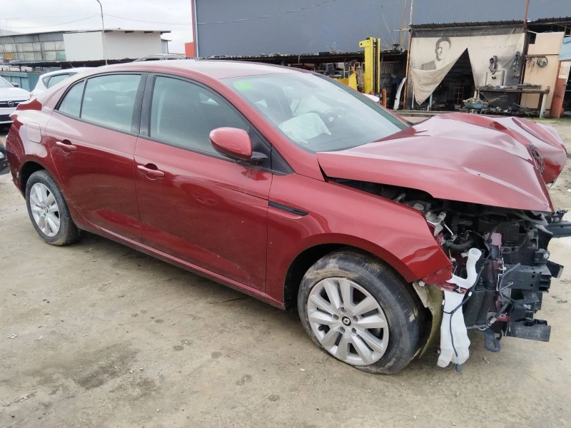 Renault Megane 1.3 tce, снимка 2 - Автомобили и джипове - 53381835