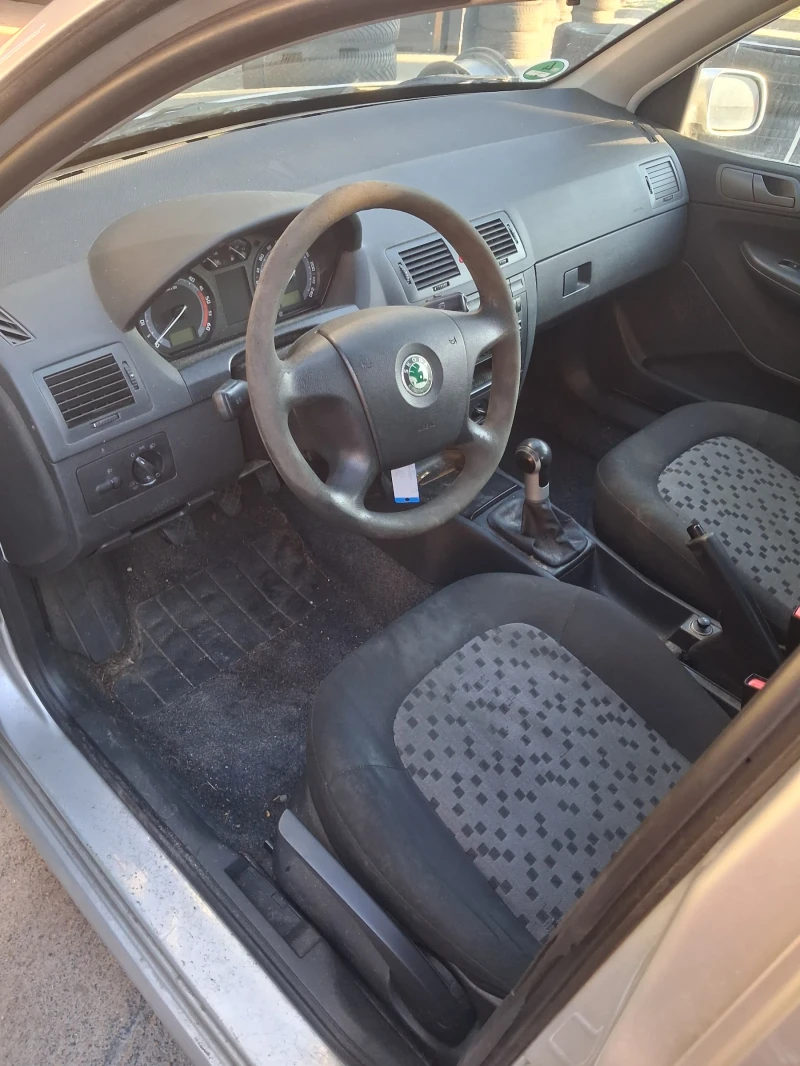Skoda Fabia 1.4tdi НОВ ВНОС УДАРЕНА, снимка 4 - Автомобили и джипове - 53540634