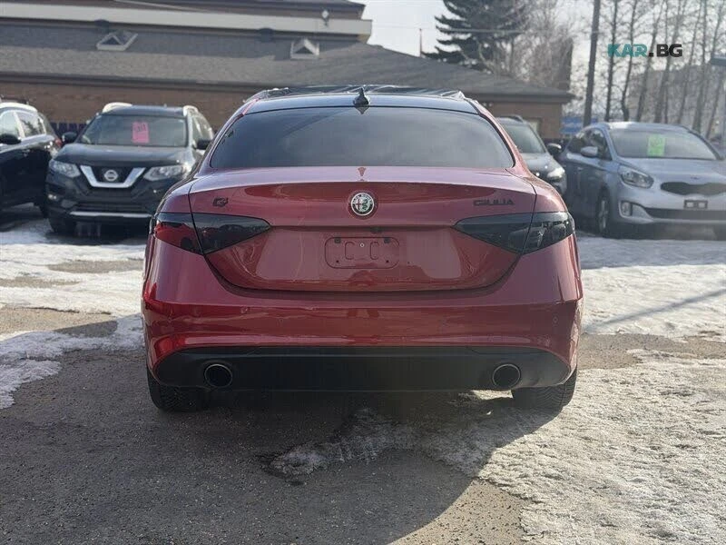 Alfa Romeo Giulia Ti* Q4* АвтоКредит* (ЦЕНА ДО БГ), снимка 6 - Автомобили и джипове - 54932036