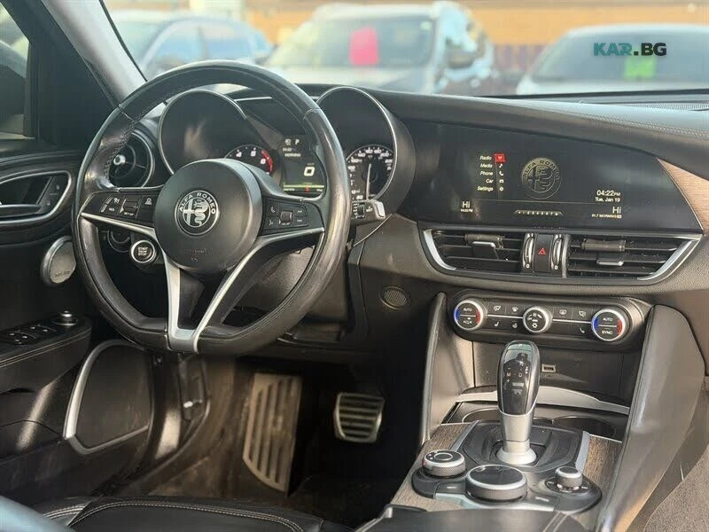 Alfa Romeo Giulia Ti* Q4* АвтоКредит* (ЦЕНА ДО БГ), снимка 8 - Автомобили и джипове - 54932036