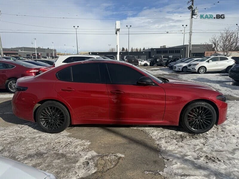 Alfa Romeo Giulia Ti* Q4* АвтоКредит* (ЦЕНА ДО БГ), снимка 4 - Автомобили и джипове - 54932036