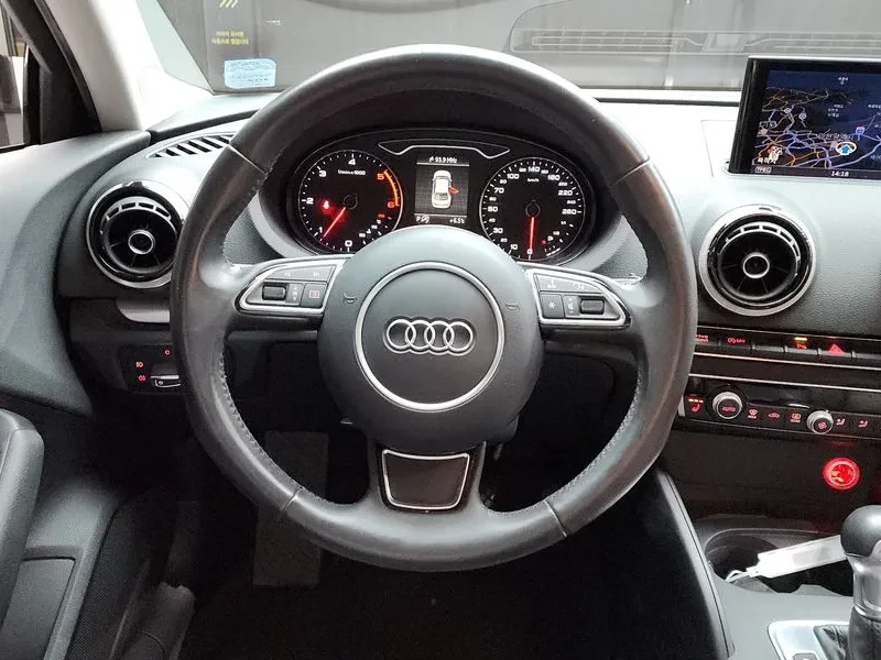 Audi A3 35 Tdi Dynamic 8V, снимка 13 - Автомобили и джипове - 56003073