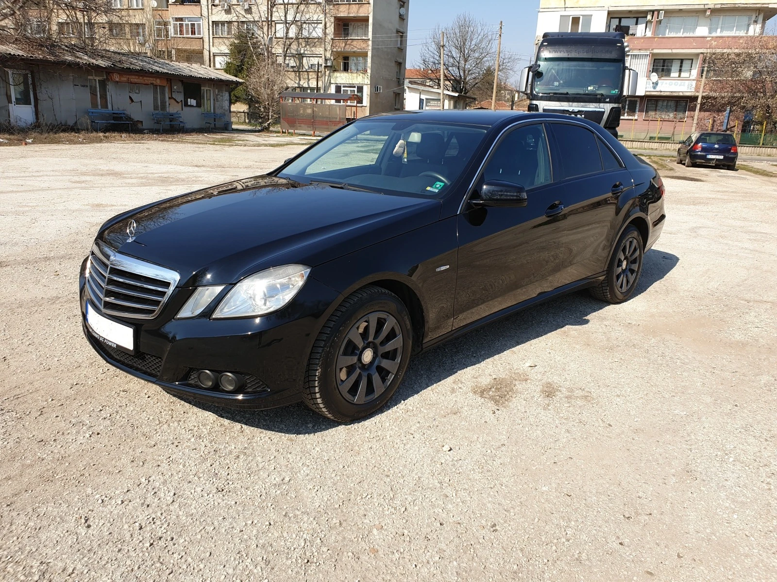 Mercedes-Benz E 200  - изображение 2