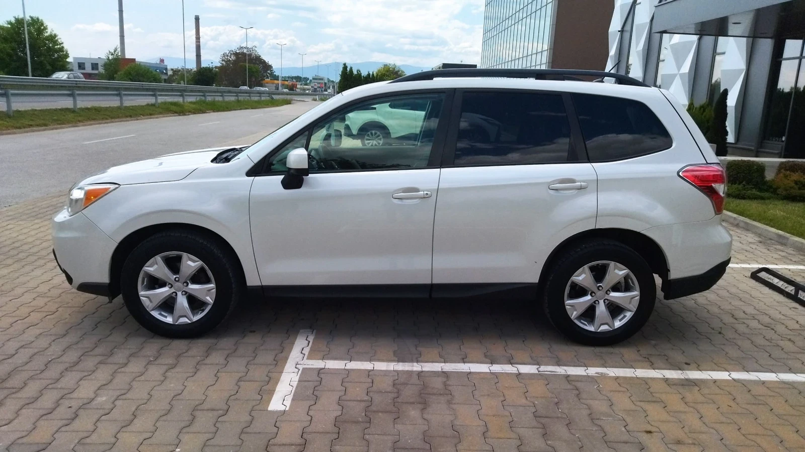 Subaru Forester 2.5i 170kc. AVTOMAT 4x4 PREMIUM  - изображение 8