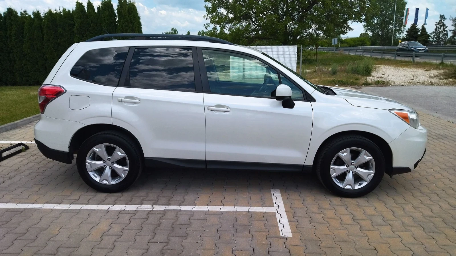 Subaru Forester 2.5i 170kc. AVTOMAT 4x4 PREMIUM  - изображение 4
