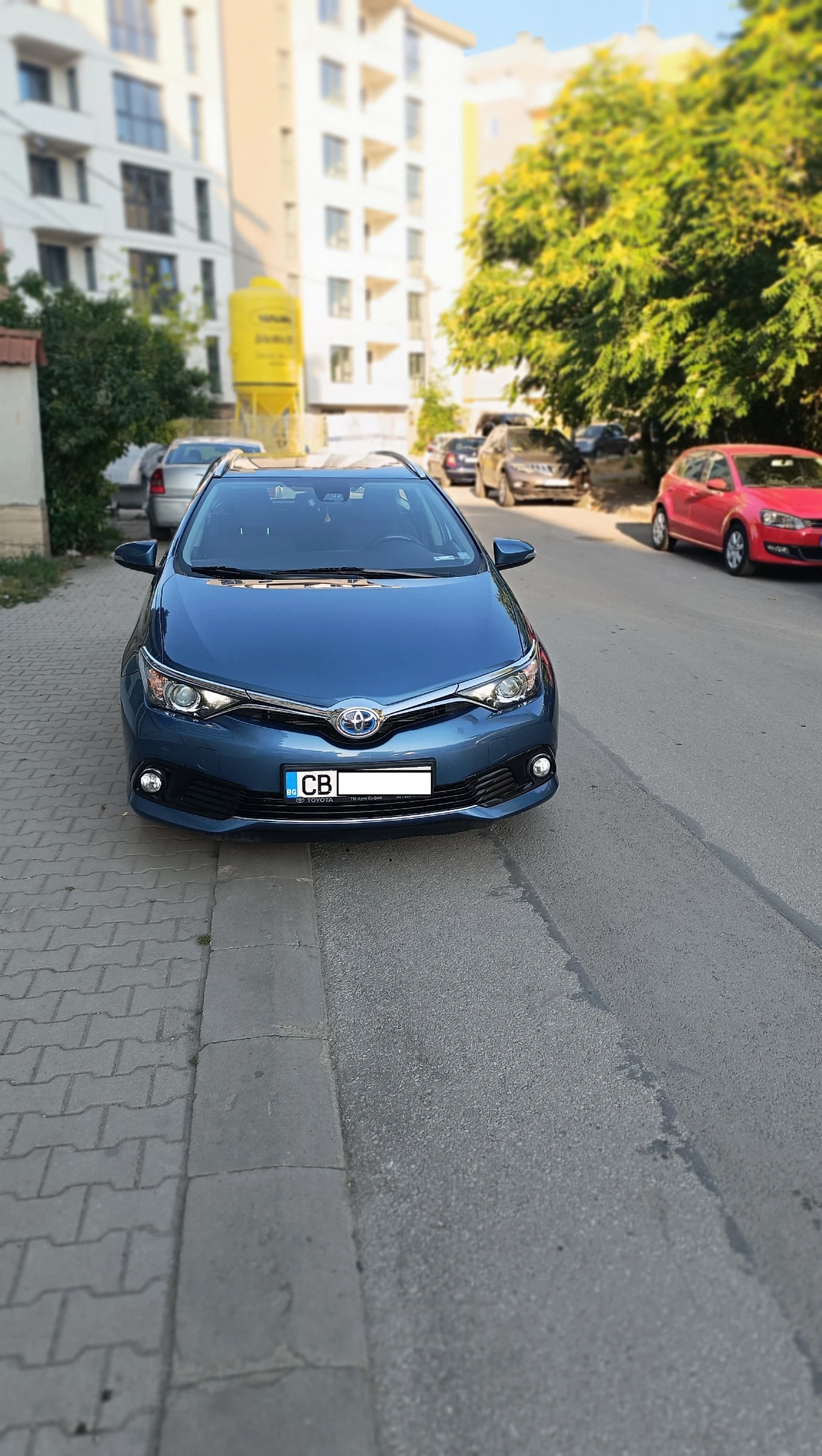 Toyota Auris Хибрид - изображение 3