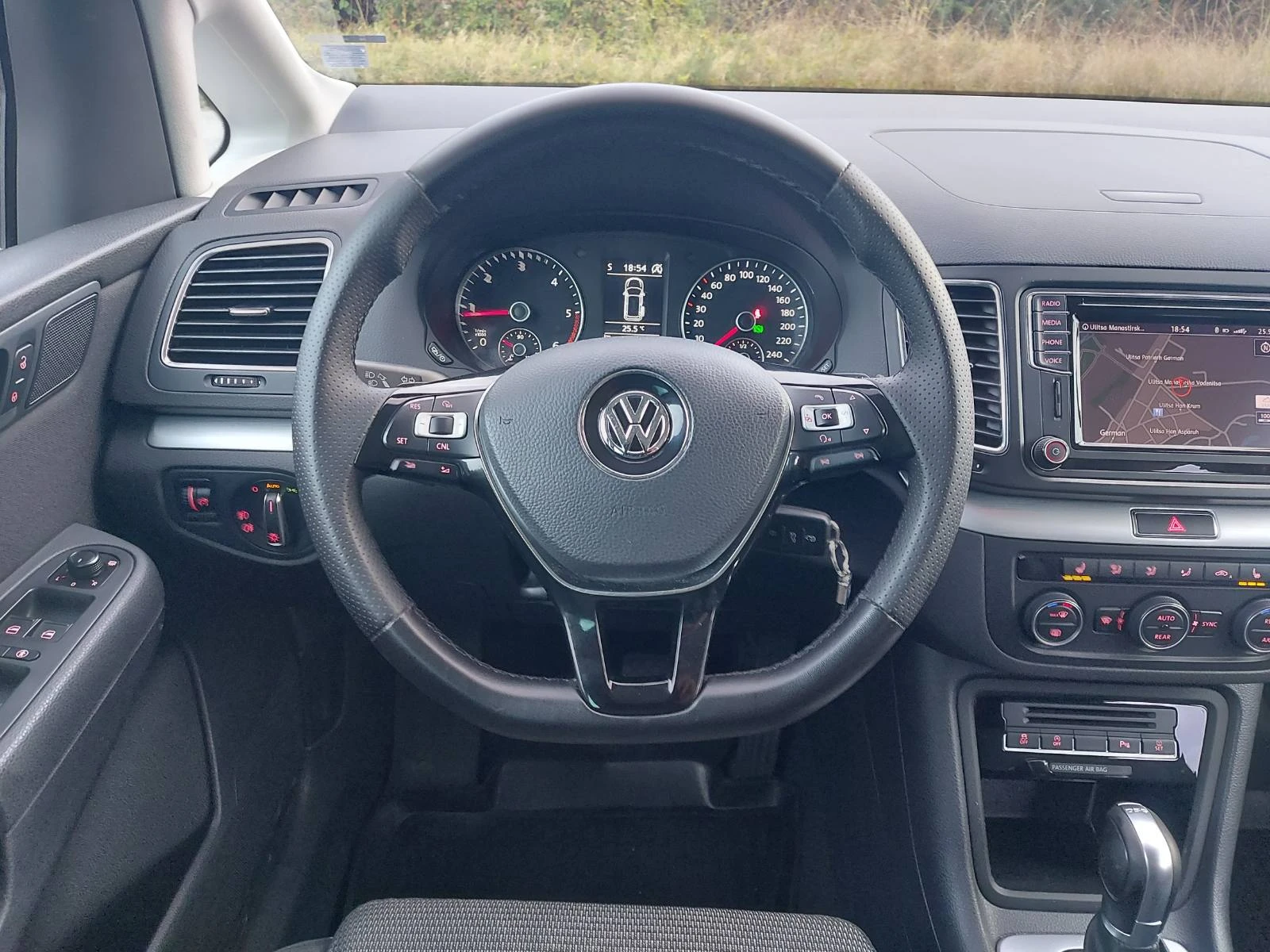 VW Sharan 2.0 TDI* 184 к.с.* R-Line* 4 MOTION* АВТОМАТ* 6+ 1 - изображение 10