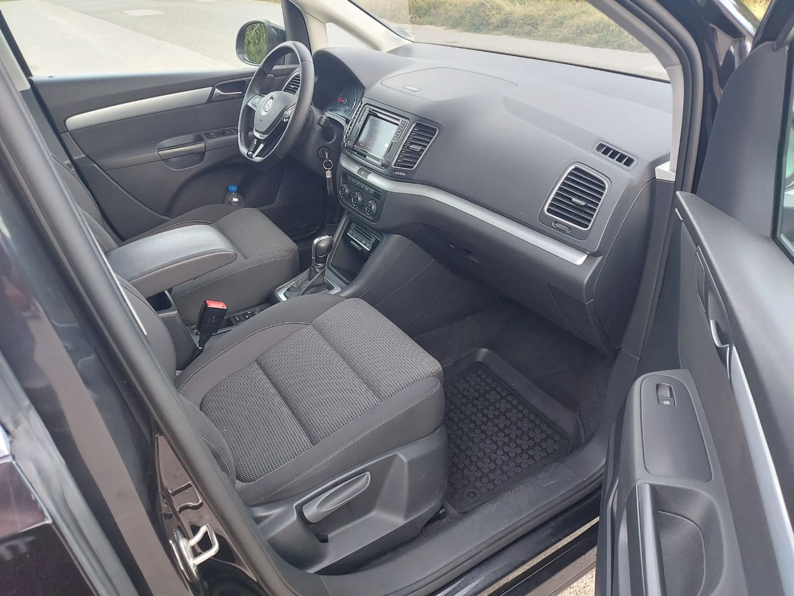 VW Sharan 2.0 TDI* 184 к.с.* R-Line* 4 MOTION* АВТОМАТ* 6+ 1 - изображение 9