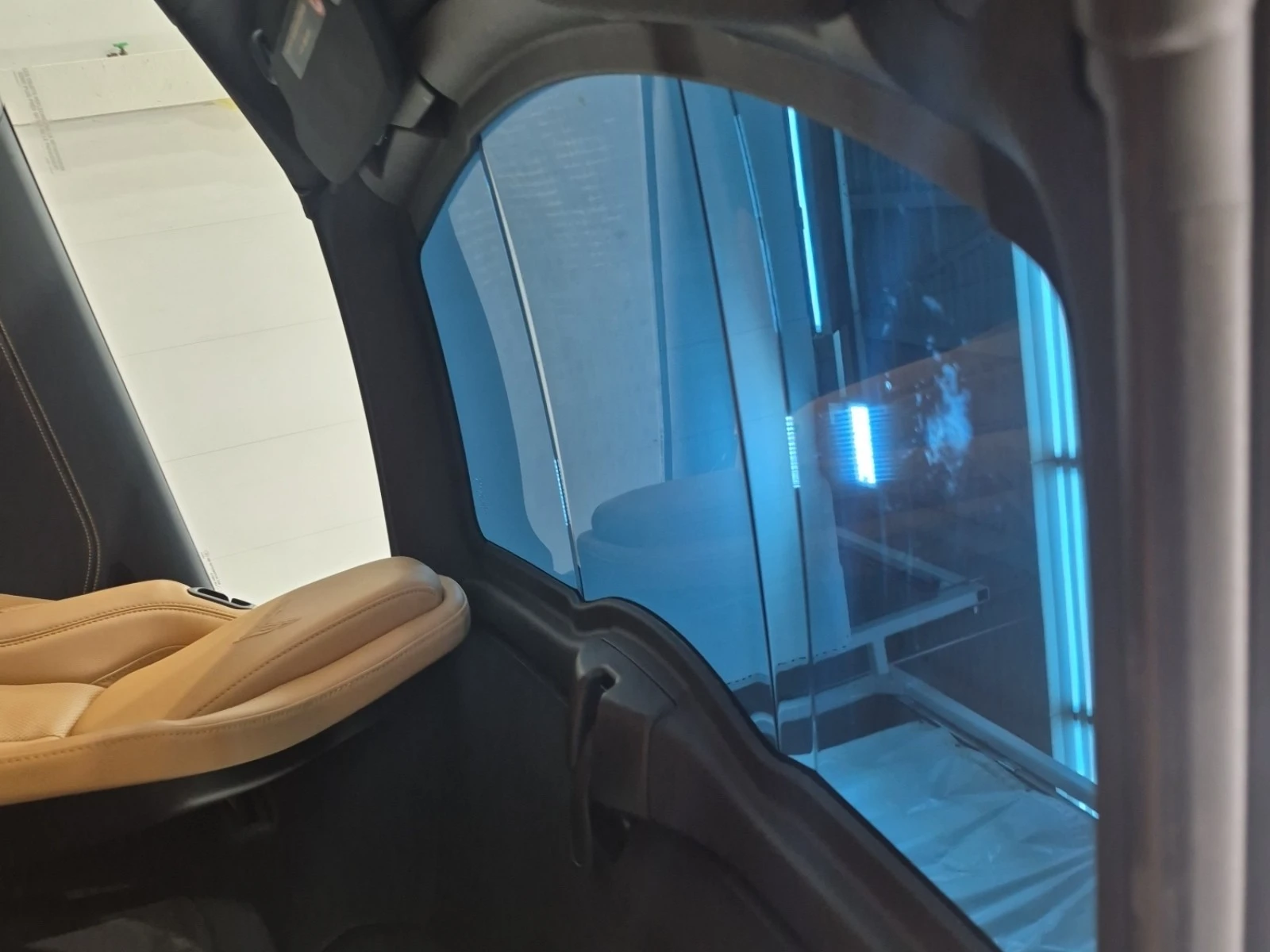 Chevrolet Corvette 6.2L 8cyl Rear Wheel Drive, снимка 13 - Автомобили и джипове - 53739394