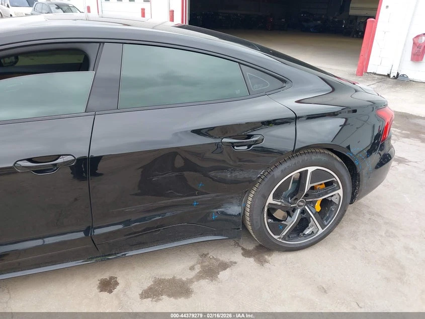 Audi E-Tron GT Rs Quattro, снимка 6 - Автомобили и джипове - 53847367