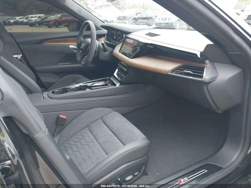 Audi E-Tron GT Rs Quattro, снимка 5 - Автомобили и джипове - 53847367