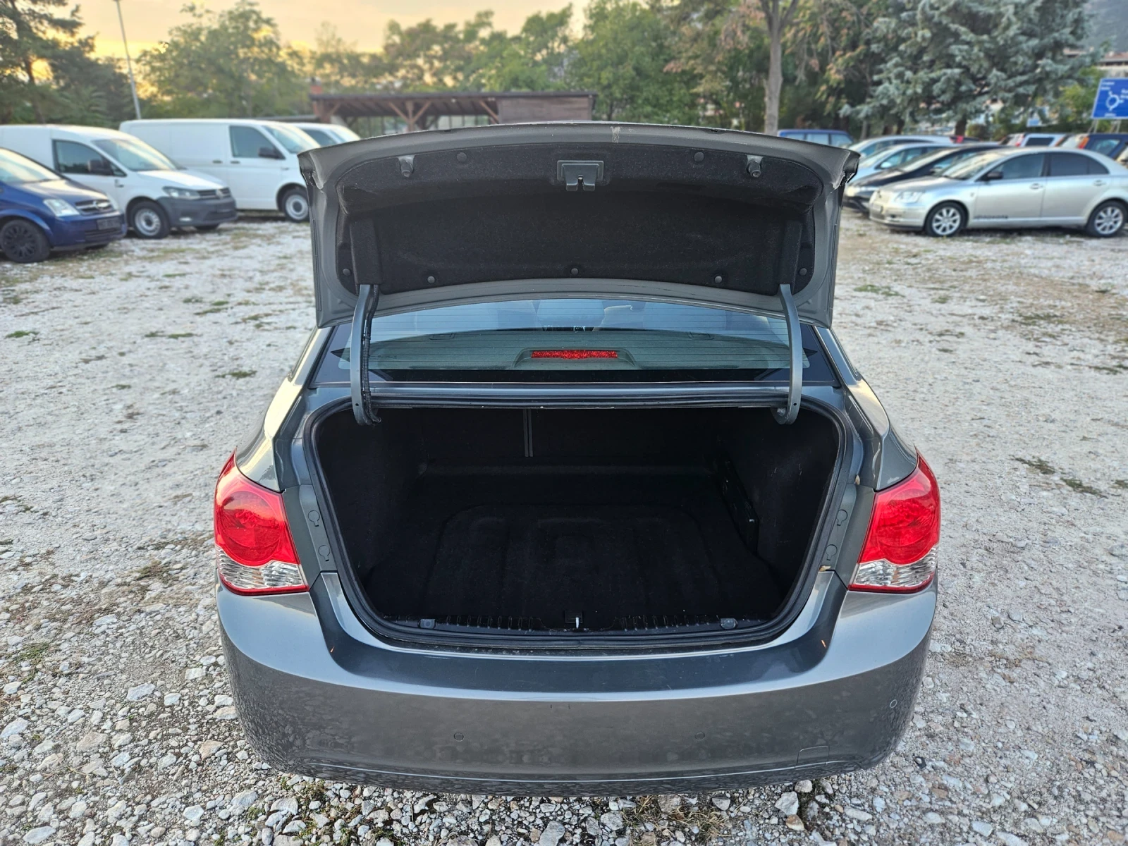 Chevrolet Cruze 1.8/ЕВРО5Б/LS, снимка 14 - Автомобили и джипове - 53944008