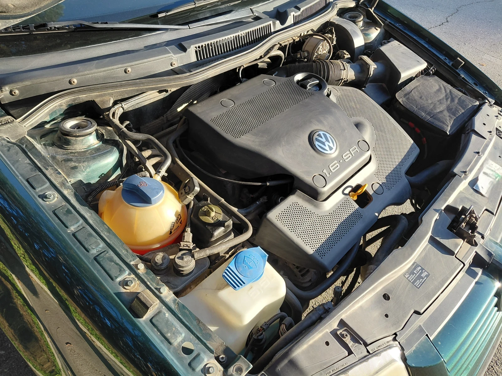 VW Bora 1.6, 101, SR, бензин + газ, снимка 7 - Автомобили и джипове - 54223139