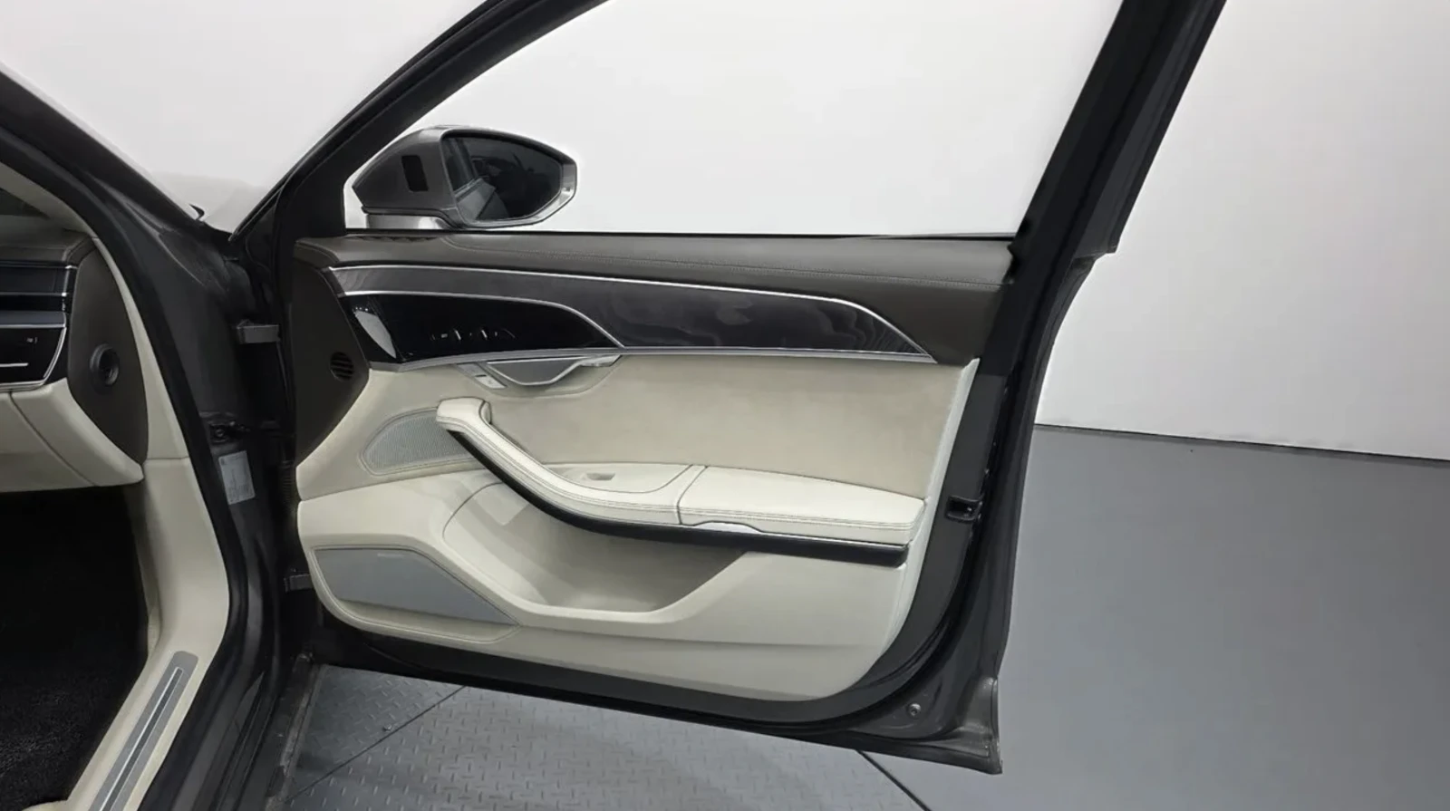 Audi A8 3.0 TDI QUATTRO / B&0 / ТЕЛЕВИЗОРИ / МАСАЖ / FULL!, снимка 14 - Автомобили и джипове - 54912909
