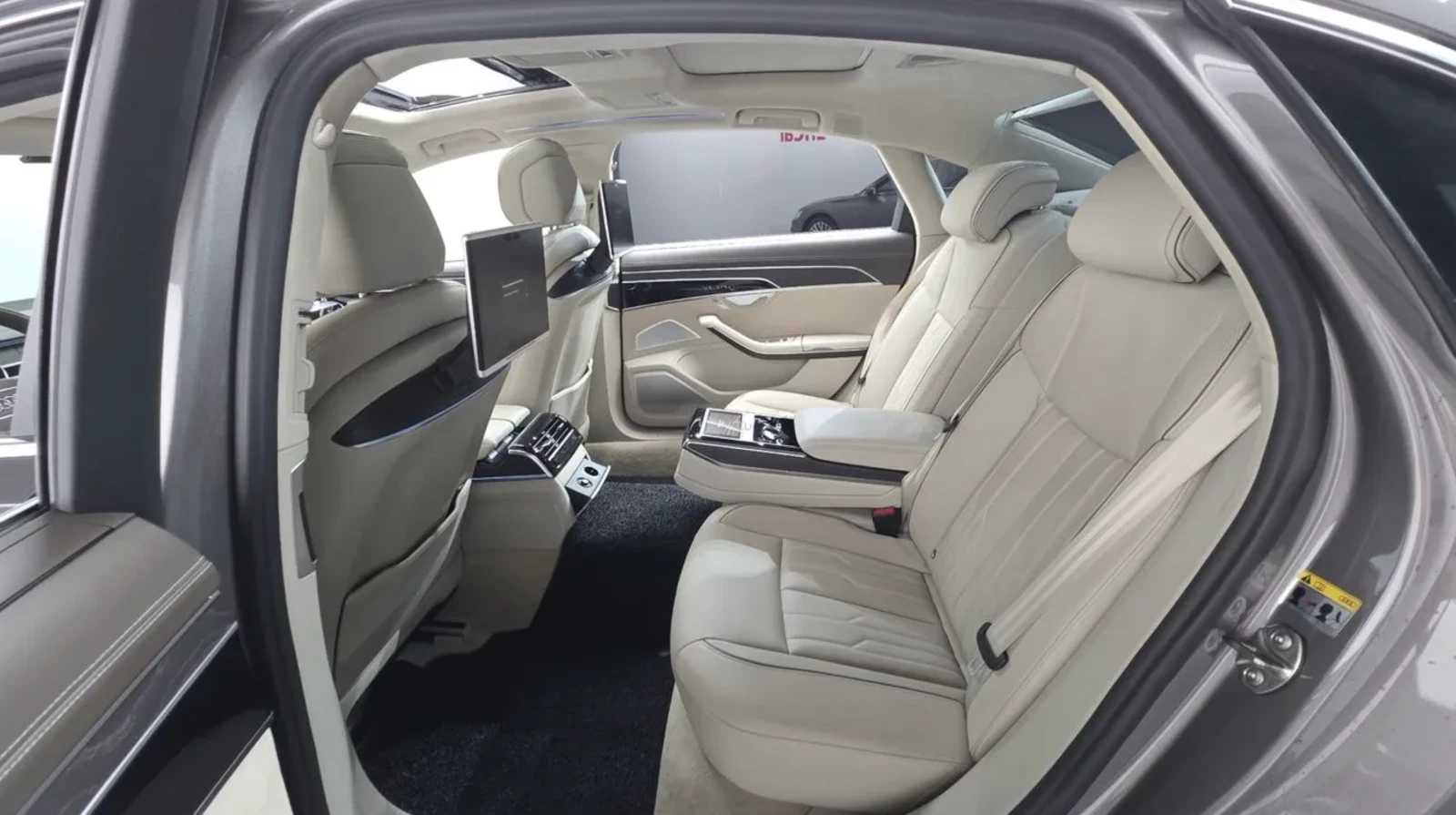 Audi A8 3.0 TDI QUATTRO / B&0 / ТЕЛЕВИЗОРИ / МАСАЖ / FULL!, снимка 16 - Автомобили и джипове - 54912909