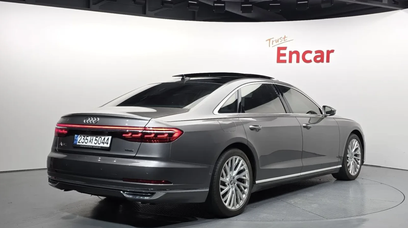 Audi A8 3.0 TDI QUATTRO / B&0 / ТЕЛЕВИЗОРИ / МАСАЖ / FULL!, снимка 2 - Автомобили и джипове - 54912909