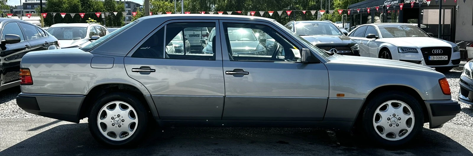 Mercedes-Benz 124 2.0i 122HP 191 000KM КЛИМА, снимка 4 - Автомобили и джипове - 54979636