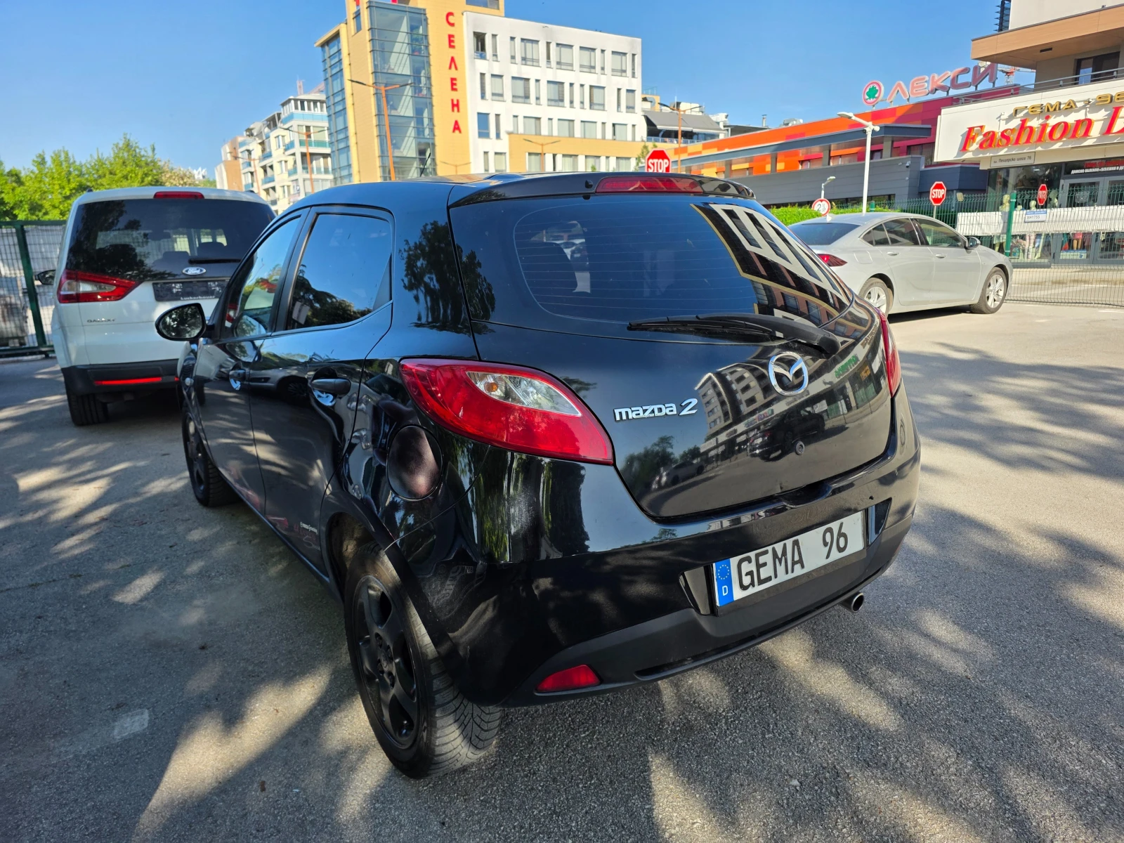 Mazda 2 1.3 i Ce PRO 75кс, снимка 15 - Автомобили и джипове - 55141095