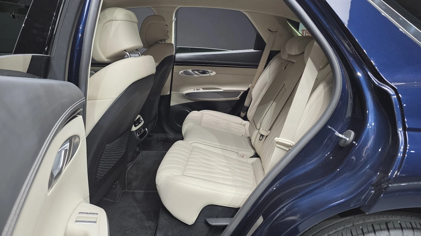 Genesis GV70 НАЛИЧНА КРАЙНА ЦЕНА, снимка 12 - Автомобили и джипове - 55238025