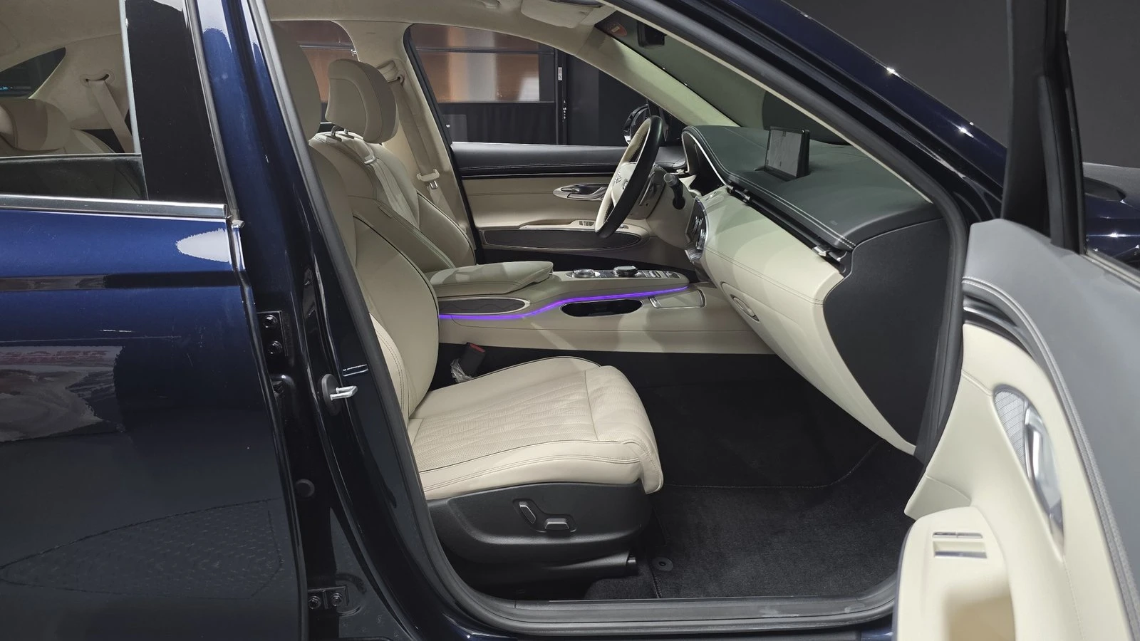 Genesis GV70 НАЛИЧНА КРАЙНА ЦЕНА, снимка 11 - Автомобили и джипове - 55238025