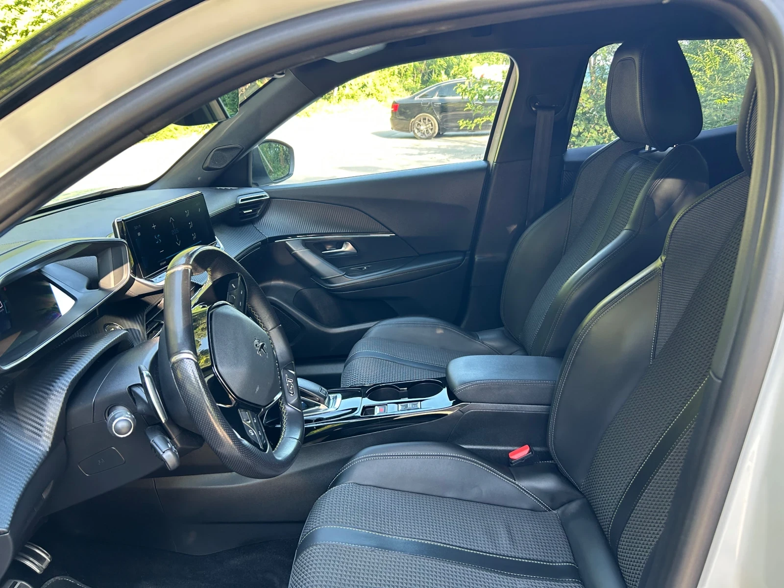 Peugeot 2008 SUV, снимка 11 - Автомобили и джипове - 55646103